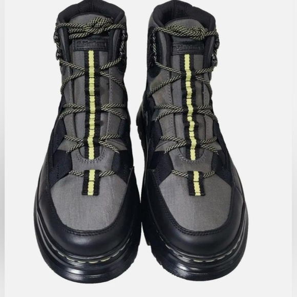 NEW DR. MARTENS MENS BOOTS SIZE 11 M / 12 L - Picture 2 of 15